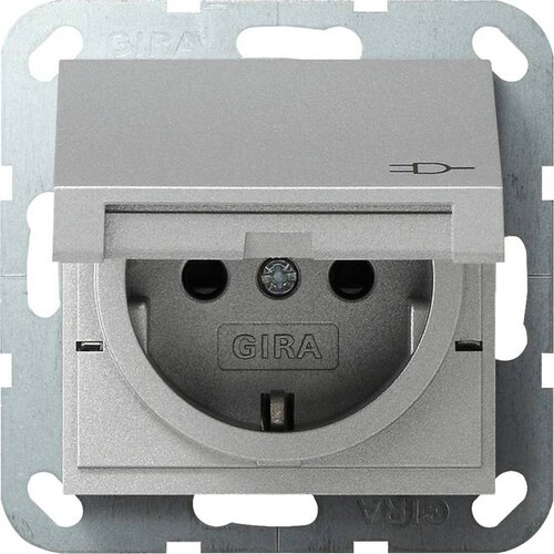 41426 GIRA SCHUKO-STECKDOSE M. KLAPPDECKEL SYSTEM 55 ALU M.SHUTTER Produktbild Front View L