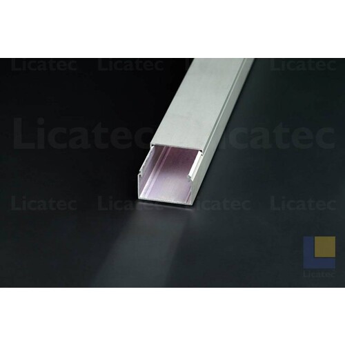 61100 Licatec CKA Kanal 30 x 20 Aluminium eloxiert Produktbild Front View L