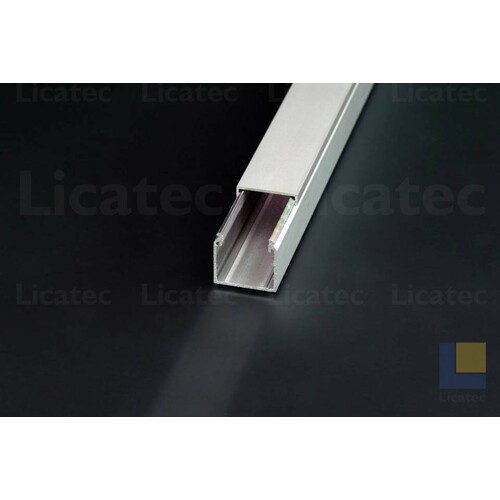 60100 Licatec Installationskanal CKA 20 x 20 Aluminium eloxiert Produktbild Front View L