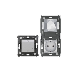 NT4501C Bticino Gateway + Steckdose und Masterswitch LivingLight with Netatmo, Produktbild front M