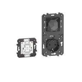 KG4501C Bticino LivingNow Gateway with Netatmo mit Steckdose und Master Switch Produktbild