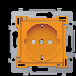 198-66915 Niko Wandsteckdose mit Schutzkontakt und integriertem erhöhten Produktbild front M