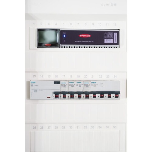 4,240,047,CK Fronius Solar Backup Controller 3P-35A Produktbild Additional View 8 L