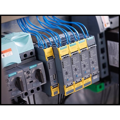 3SK2122-1AA10 Siemens SIRIUS SICHERHEITSSCHALTGERAET 20 F-DI Produktbild Additional View 3 L