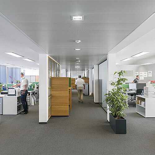 60818211 Zumtobel P INF Q140H LED1800 930 LDO AL WH LED Decken-Einbauleuchte Produktbild Additional View 2 L