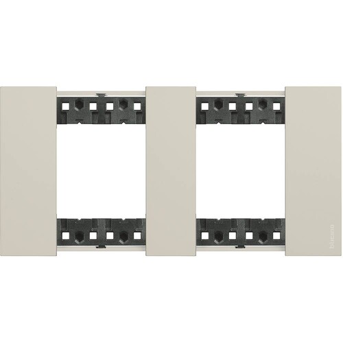 KA4802M2KM Bticino LivingNow Abdeckrahmen 2x2 modulig in der Farbaus Produktbild Additional View 1 L