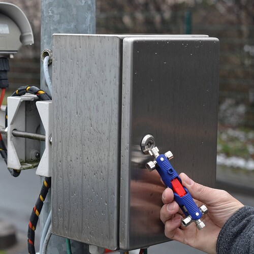 00 11 06 V04 Knipex Schaltschrankschlüssel JointKey Quadro Produktbild Additional View 8 L